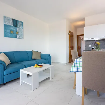 Sunshine D Apartment *