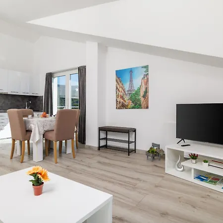 Sunshine D Apartman *