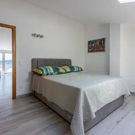 Sunshine D Apartment *