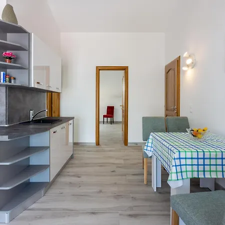 Apartman Sunshine D *
