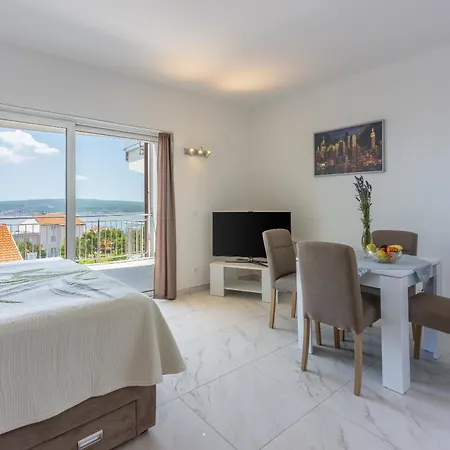 Apartman Sunshine D *